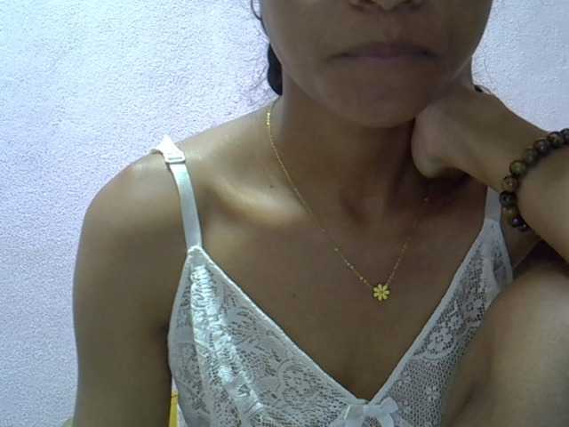 Yalane Live Cam on BongaCams