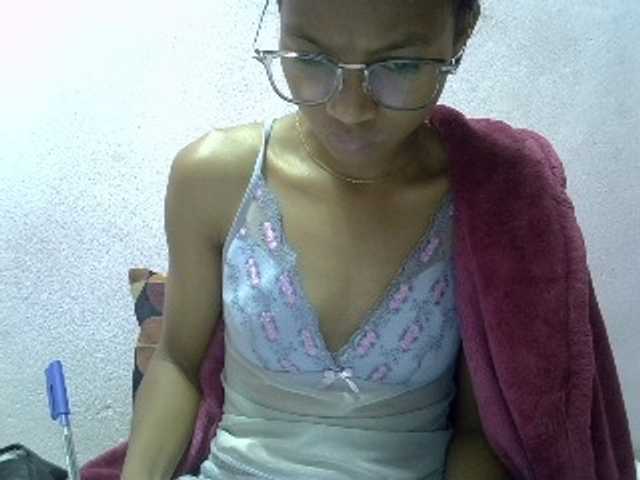Yalane live cam preview