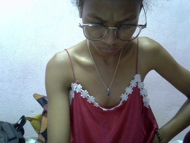 Yalane live cam on BongaCams