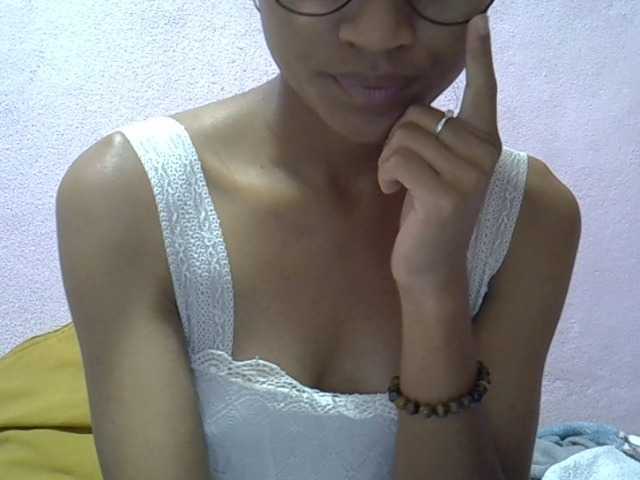 Yalane live cam on BongaCams