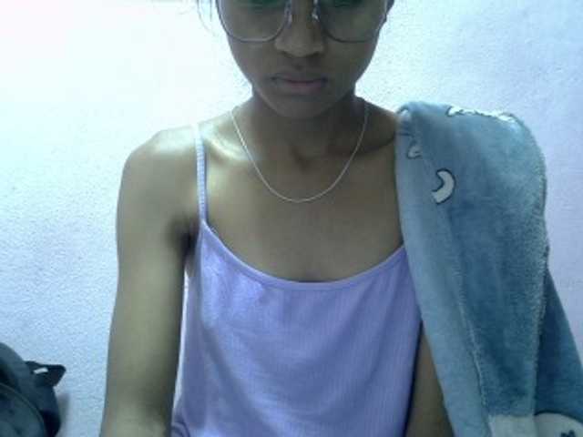 Yalane live cam on BongaCams