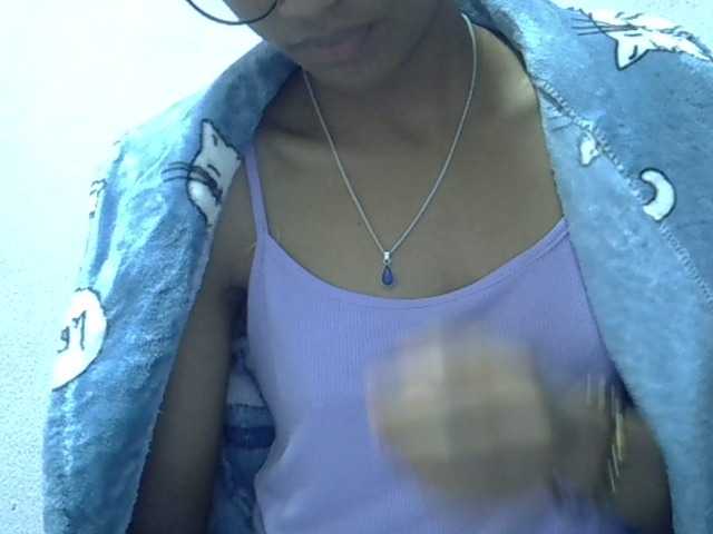 Yalane live cam on BongaCams