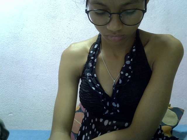 Yalane live cam on BongaCams
