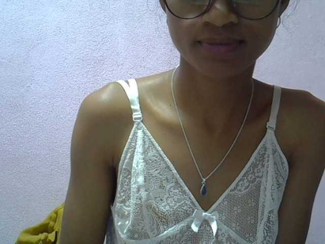 Yalane live cam on BongaCams