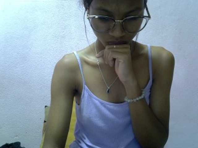 Yalane live cam on BongaCams