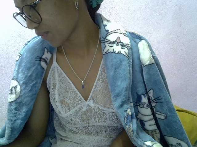 Yalane live cam on BongaCams