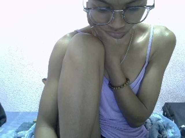 Yalane live cam on BongaCams