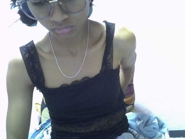 Yalane live cam on BongaCams