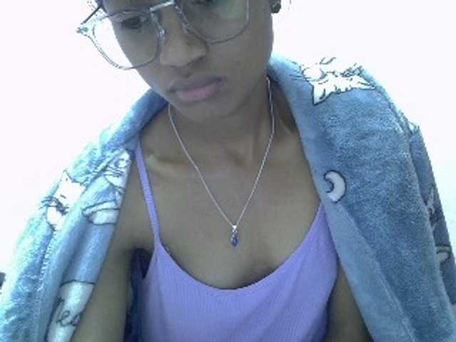 Yalane live cam on BongaCams