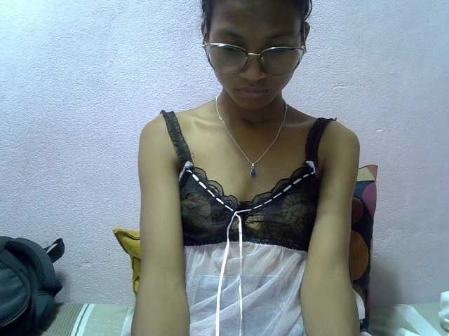 Yalane live cam on BongaCams