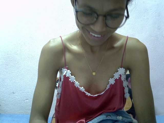 Yalane live cam on BongaCams