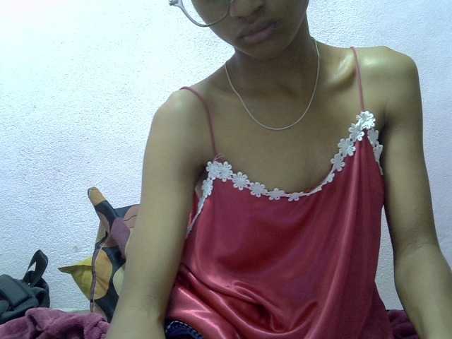 Yalane live cam on BongaCams