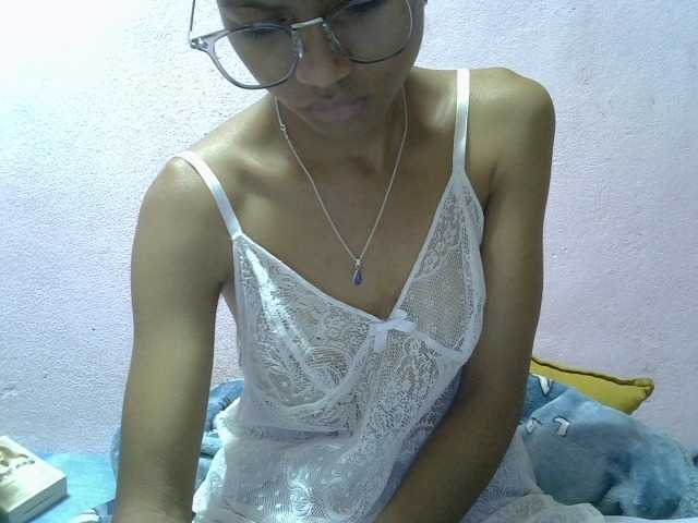 Yalane live cam on BongaCams
