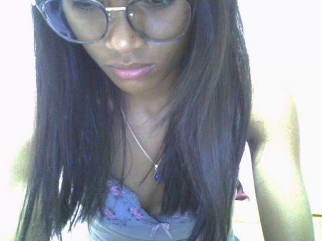 Yalane live cam on BongaCams