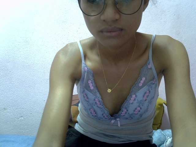 Yalane live cam on BongaCams