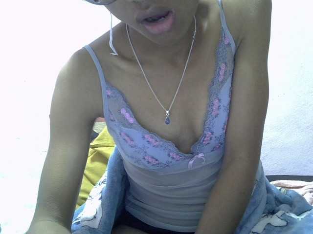 Yalane live cam on BongaCams