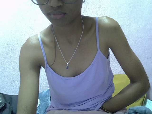 Yalane live cam on BongaCams