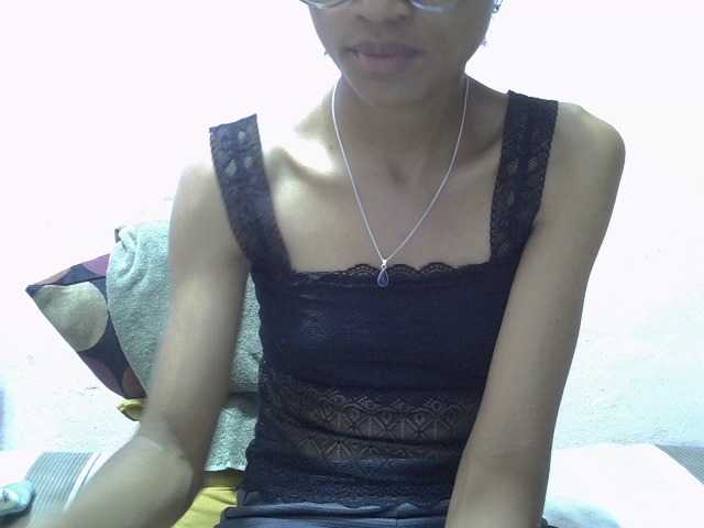 Yalane live cam on BongaCams