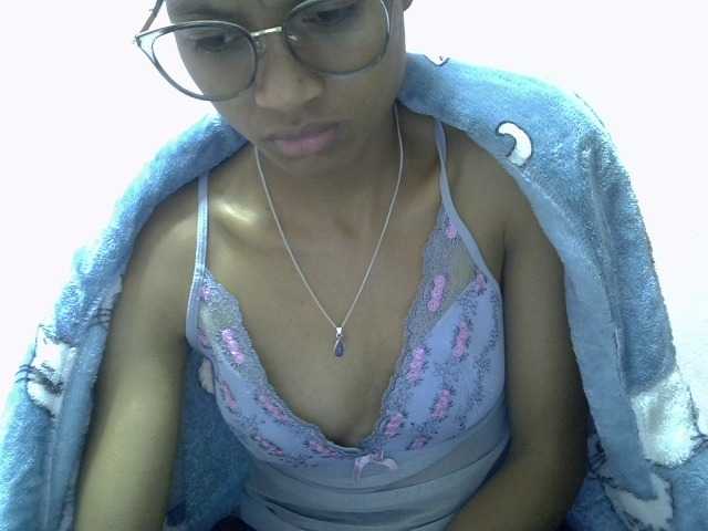 Yalane live cam on BongaCams