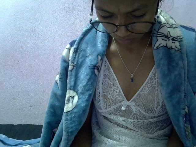 Yalane live cam on BongaCams