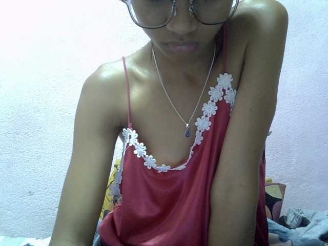 Yalane live cam on BongaCams