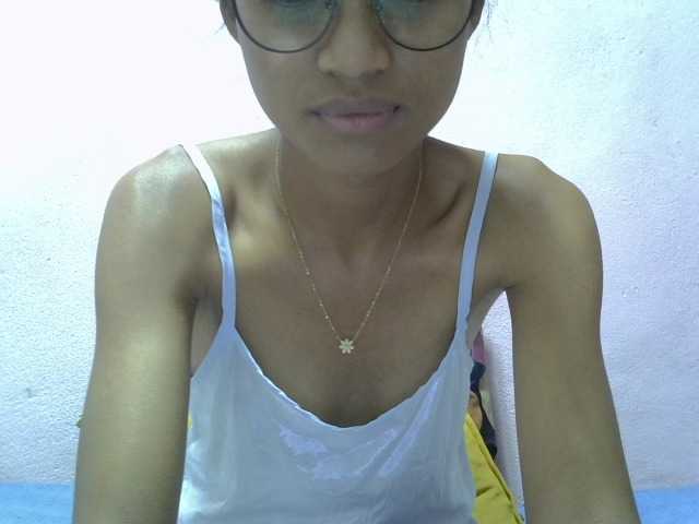 Yalane live cam on BongaCams