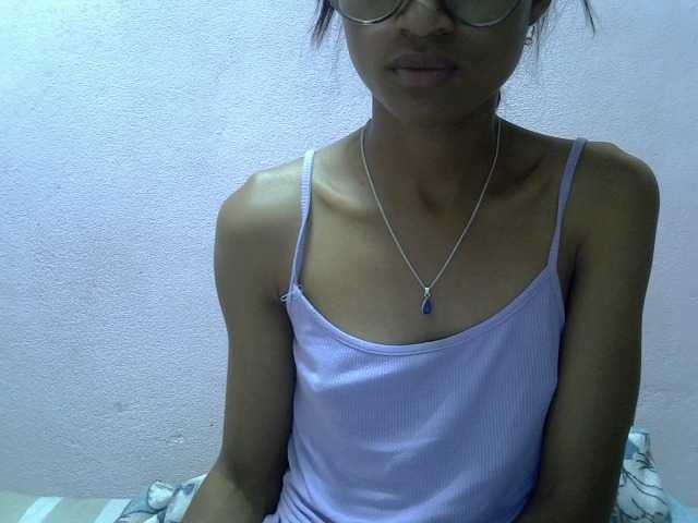 Yalane live cam on BongaCams