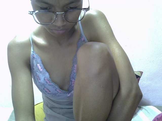 Yalane live cam on BongaCams