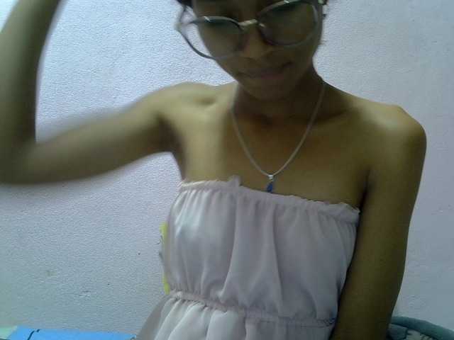 Yalane live cam on BongaCams
