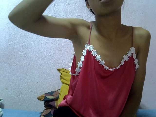 Yalane live cam on BongaCams