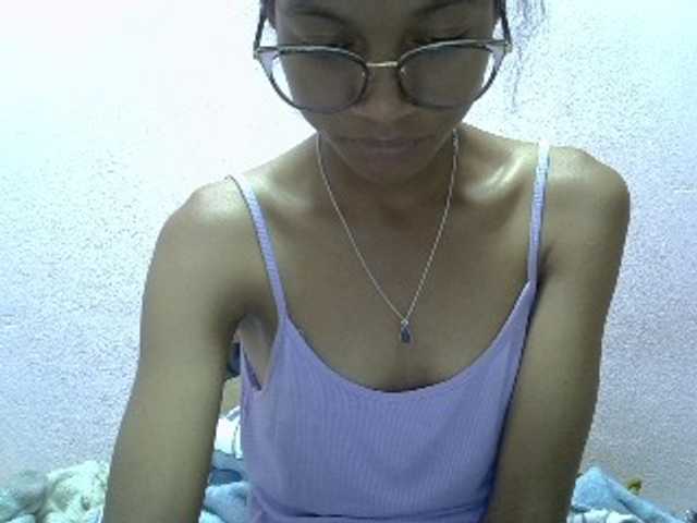 Yalane live cam on BongaCams