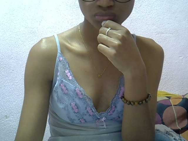 Yalane live cam on BongaCams
