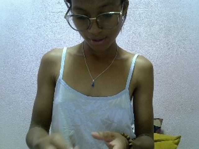 Yalane live cam on BongaCams