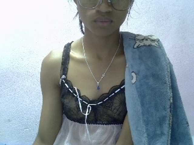 Yalane live cam on BongaCams
