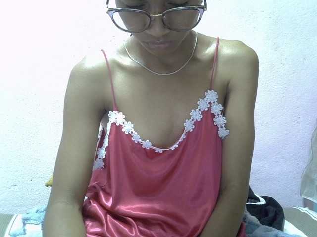 Yalane live cam on BongaCams