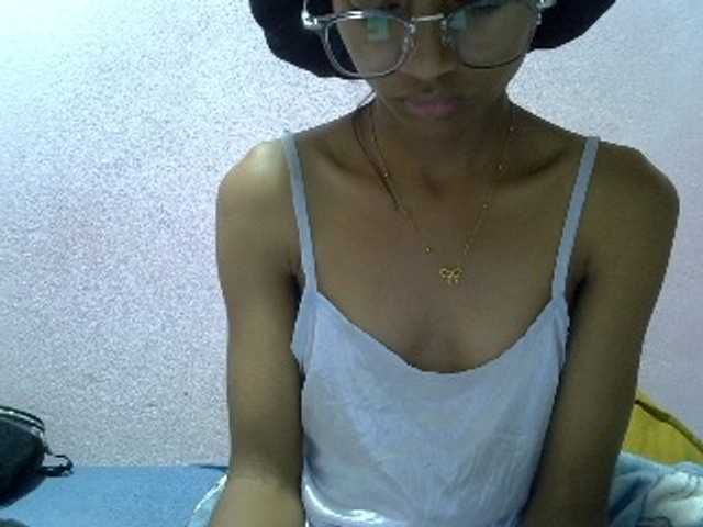 Yalane live cam on BongaCams