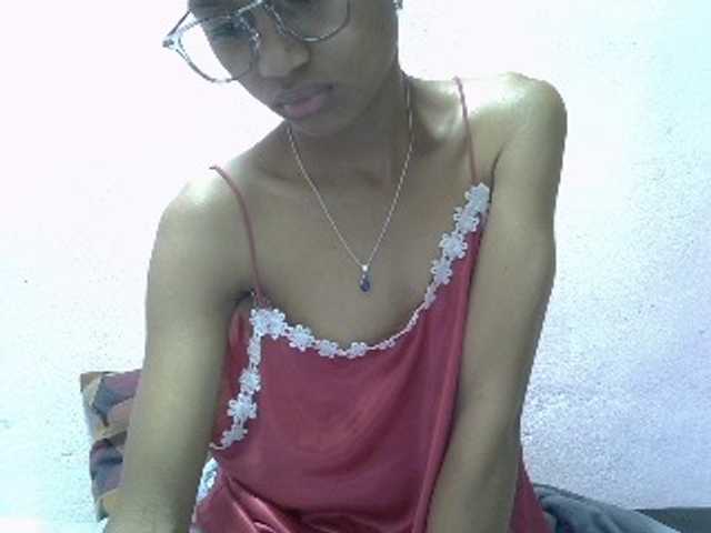 Yalane live cam on BongaCams