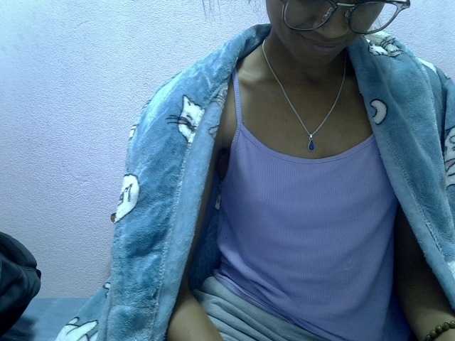 Yalane live cam on BongaCams