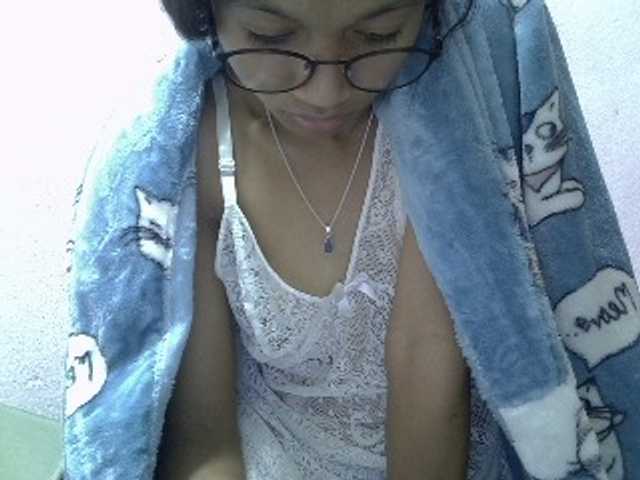 Yalane live cam on BongaCams