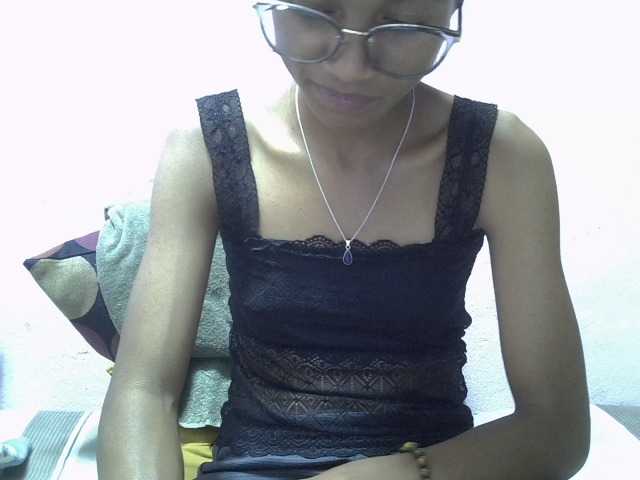 Yalane live cam on BongaCams