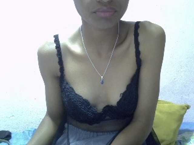 Yalane live cam on BongaCams