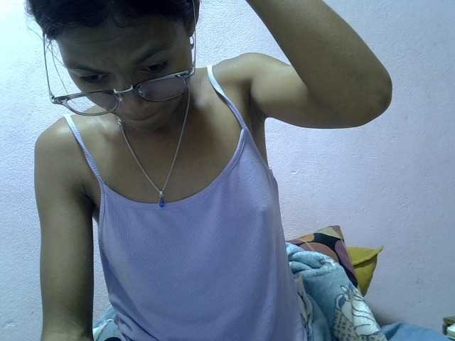 Yalane live cam on BongaCams