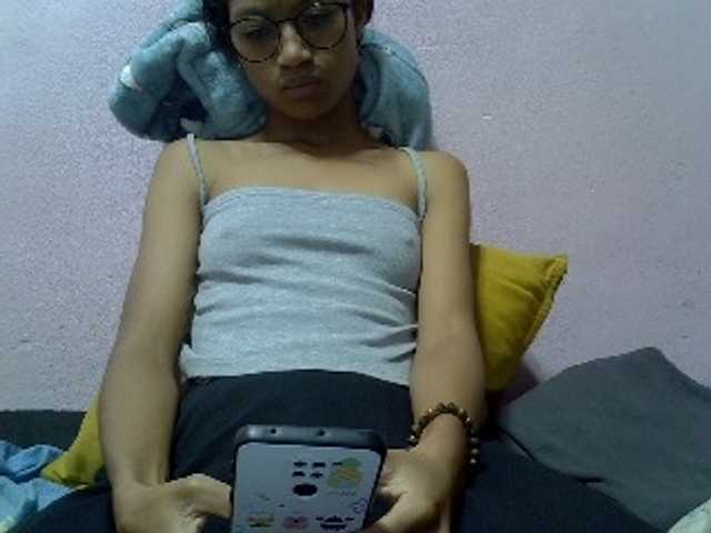 Yalane live cam on BongaCams