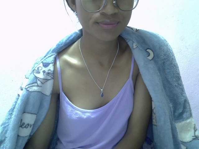 Yalane live cam on BongaCams