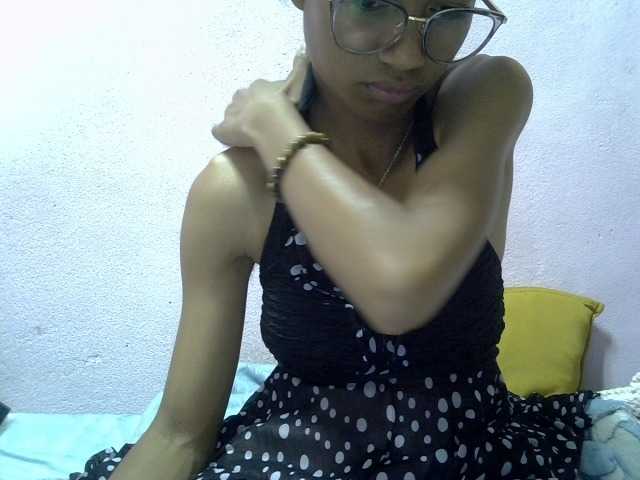 Yalane live cam on BongaCams