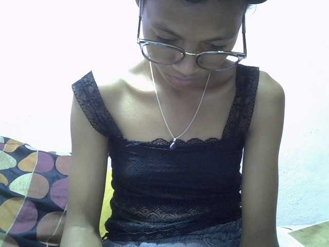 Yalane live cam on BongaCams