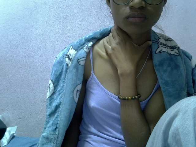 Yalane live cam on BongaCams