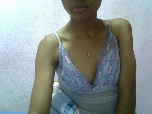Yalane live cam on BongaCams