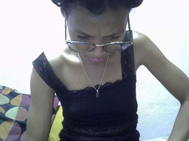 Yalane live cam on BongaCams