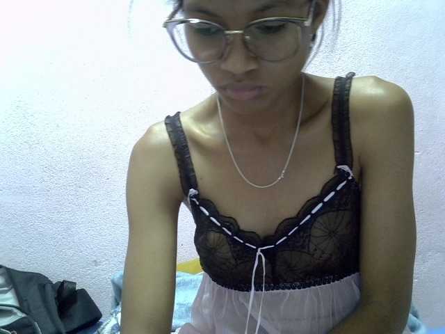 Yalane live cam on BongaCams